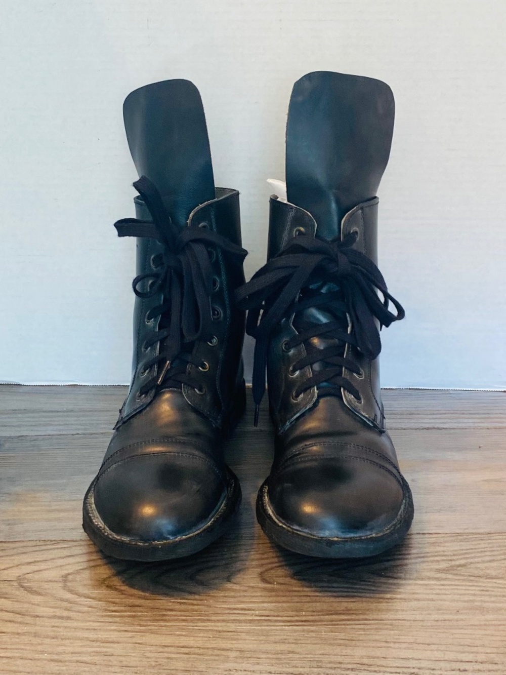 Bed Stu Mens Black Leather Fold Over Tongue Combat Boots, 8.5.